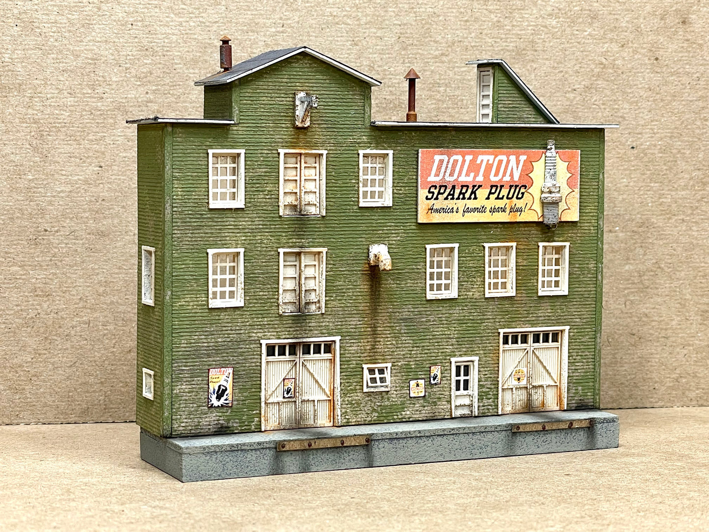 N Scale Dolton Spark Plugs