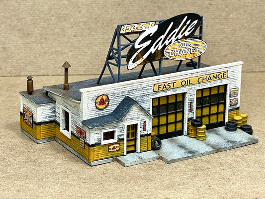 N Scale Fast Eddie Oil Change