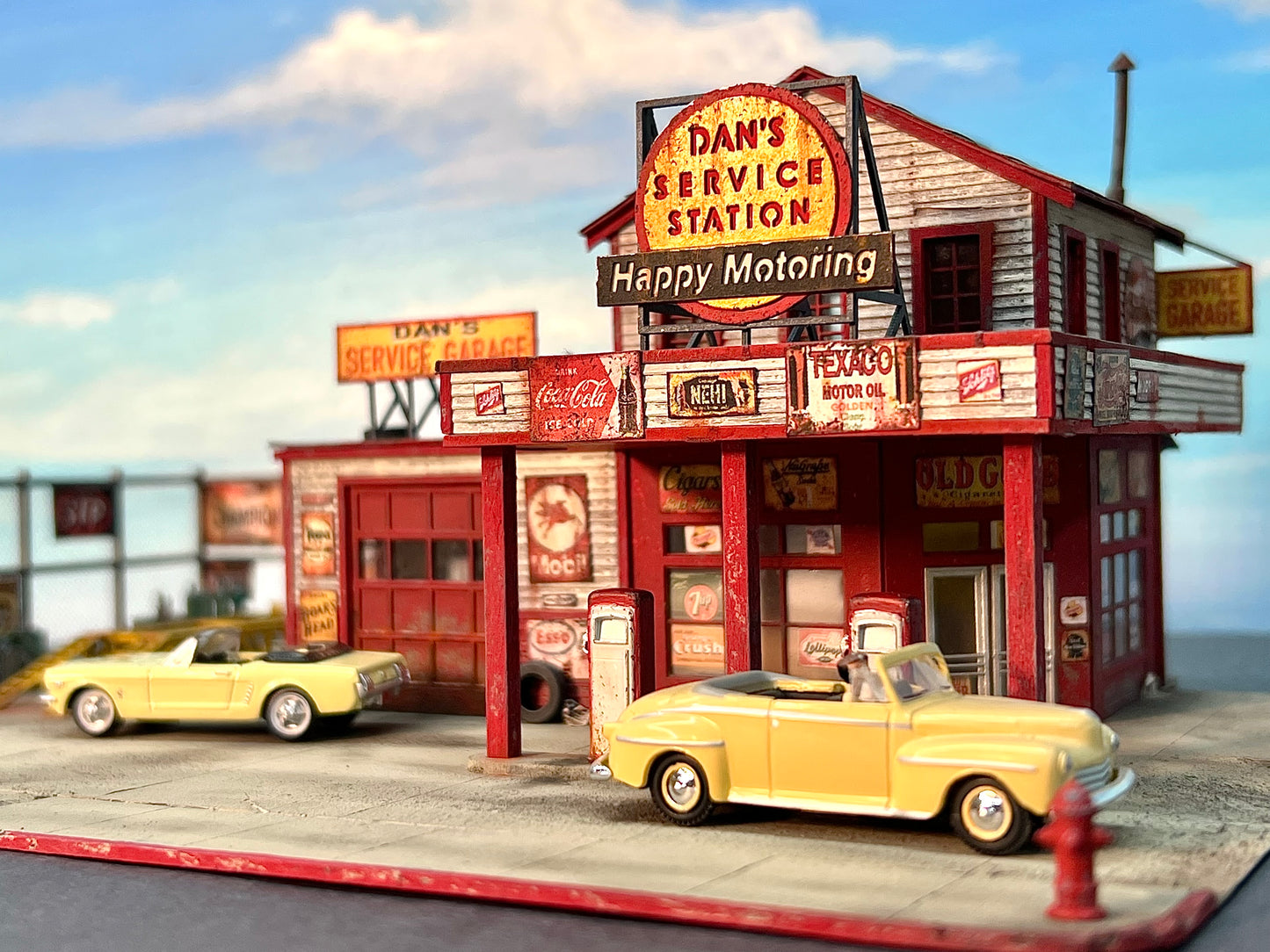 HO Scale: Year 3 Anniversary Kit- Dan's Service Station