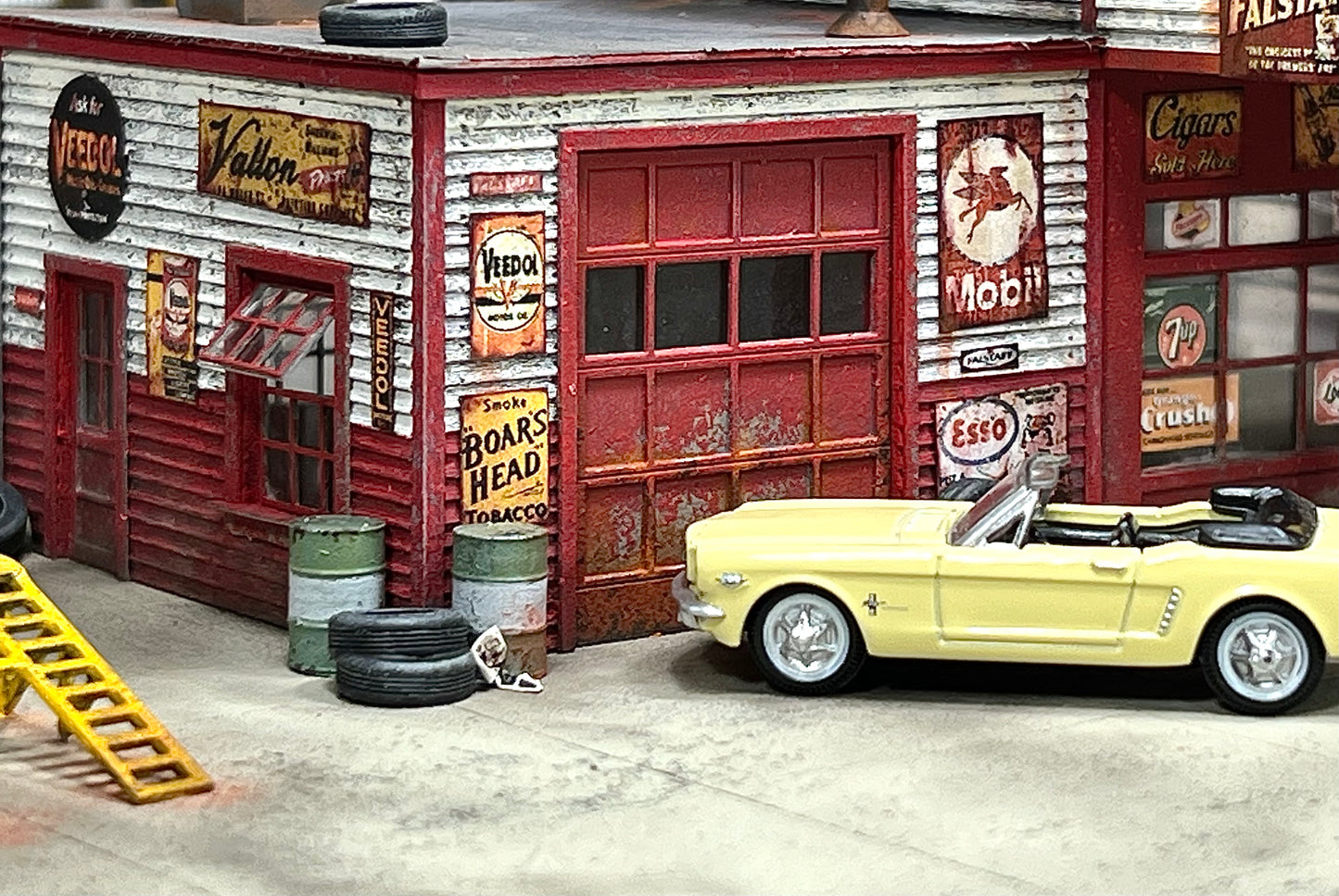 HO Scale: Year 3 Anniversary Kit- Dan's Service Station