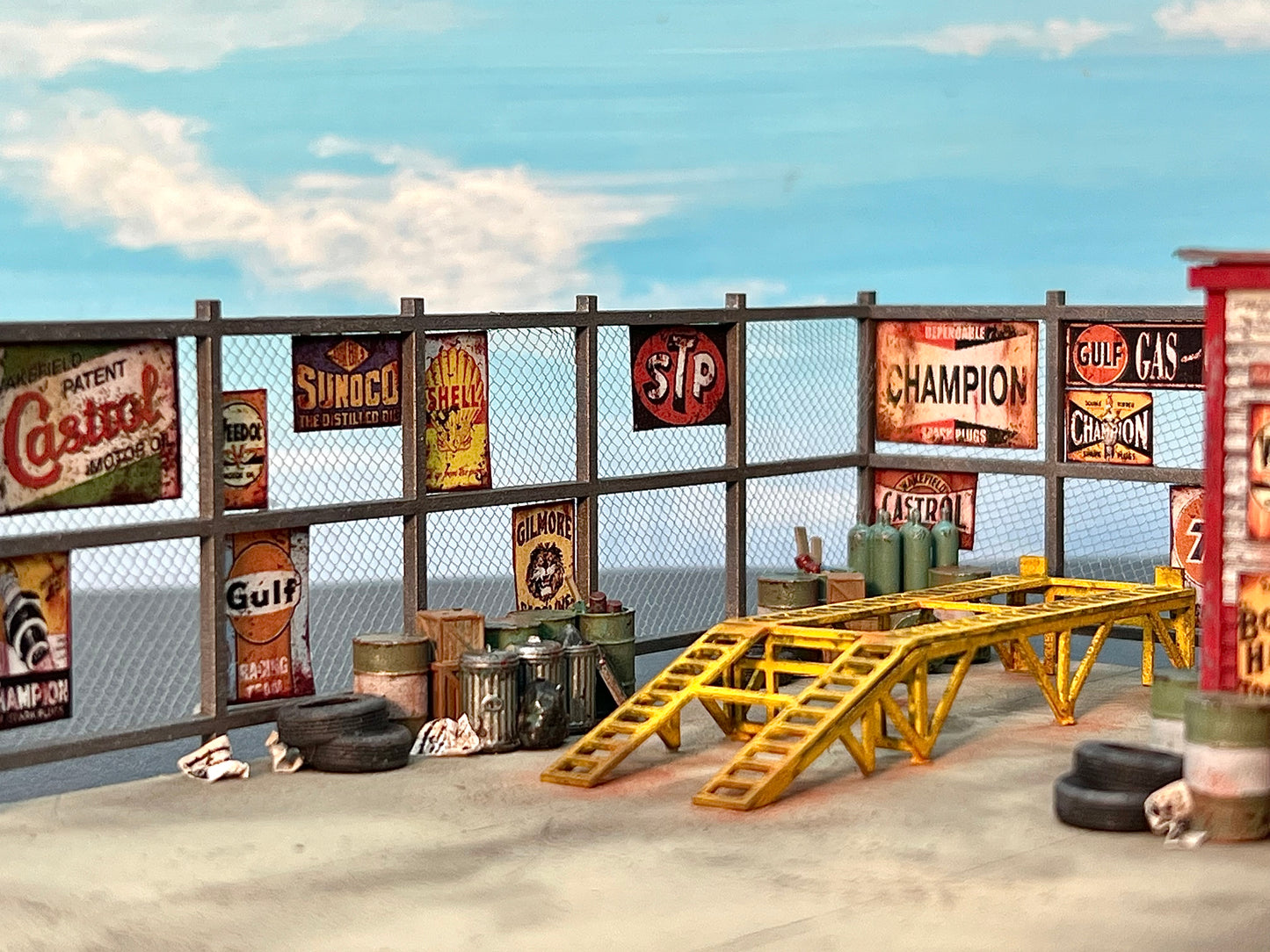 HO Scale: Year 3 Anniversary Kit- Dan's Service Station