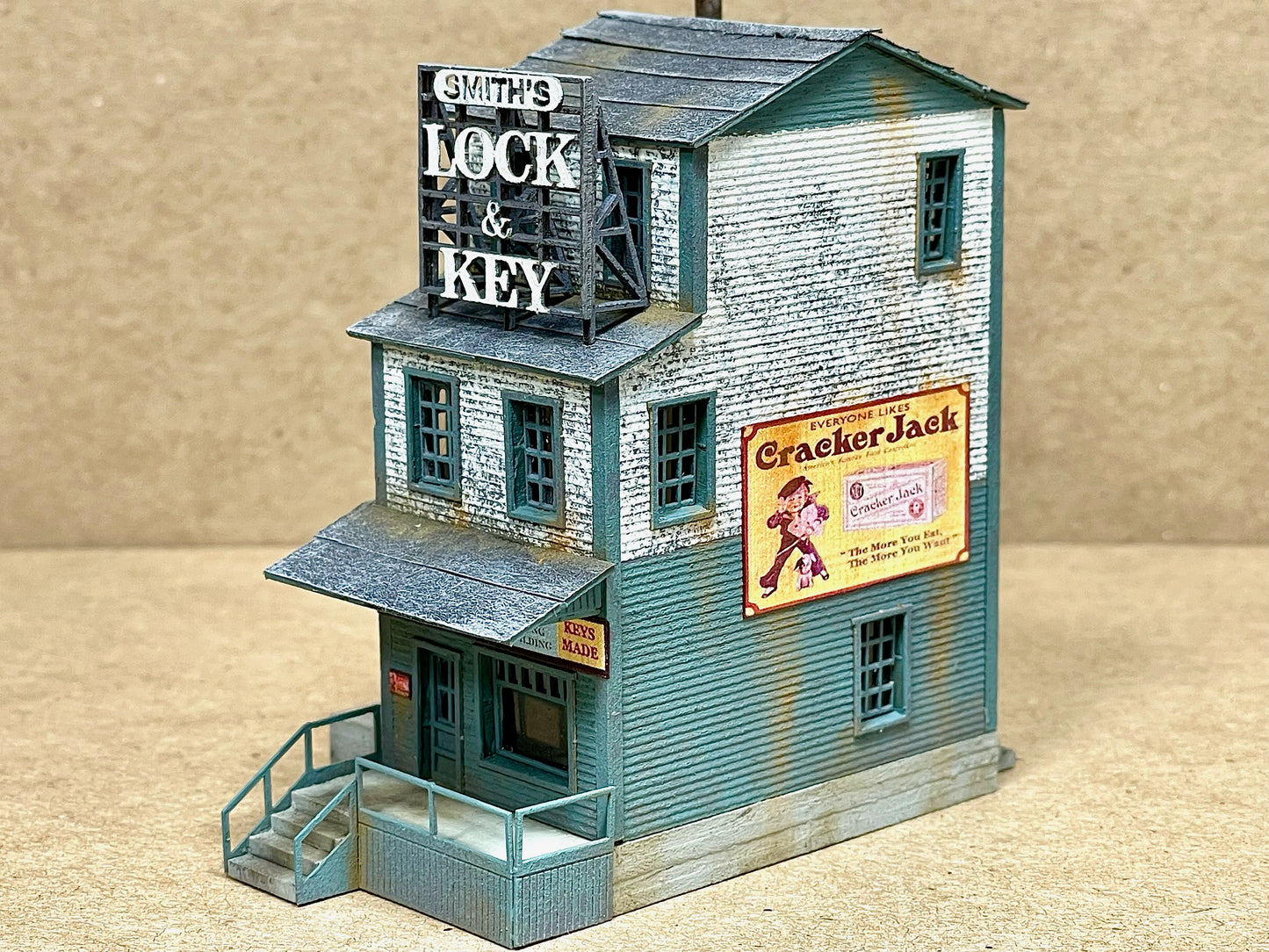N Scale SMITH'S LOCK & KEY