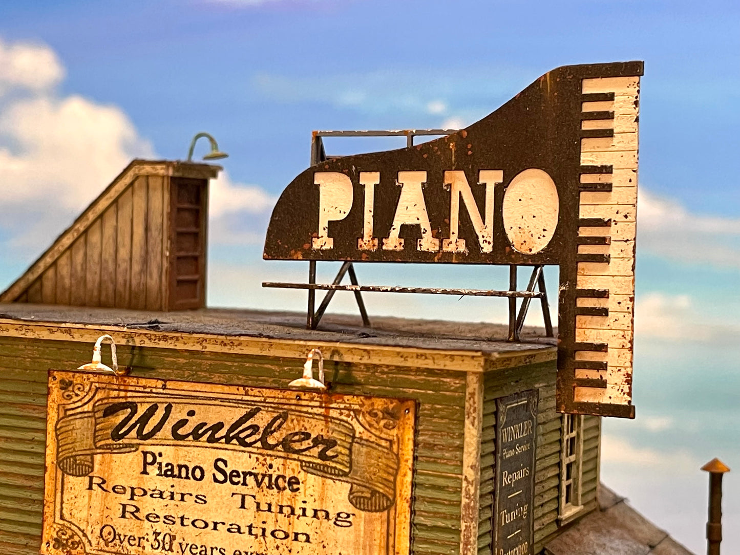 HO Scale- Winkler Piano