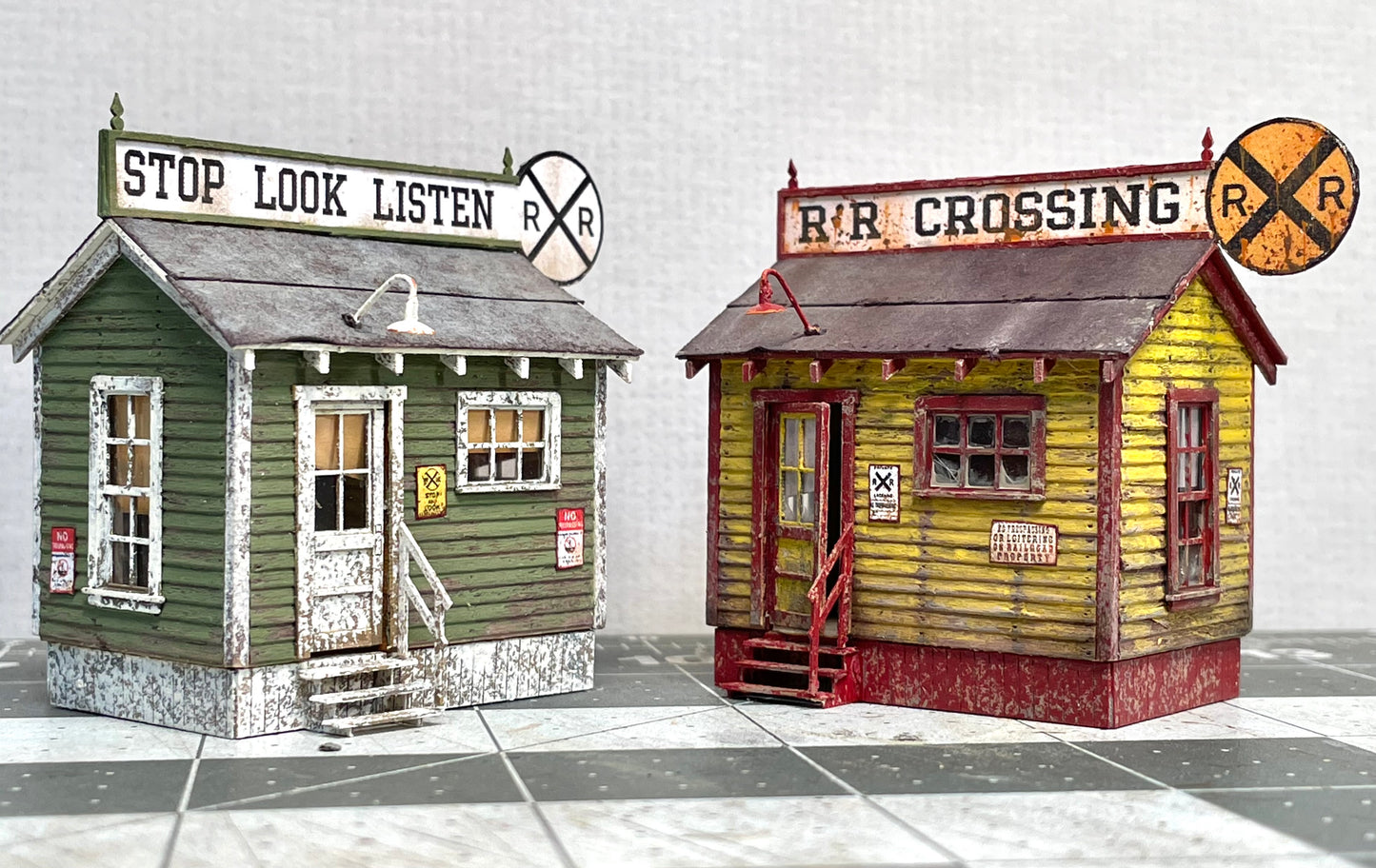 HO Scale Railroad Crossing Shack 2- Pack
