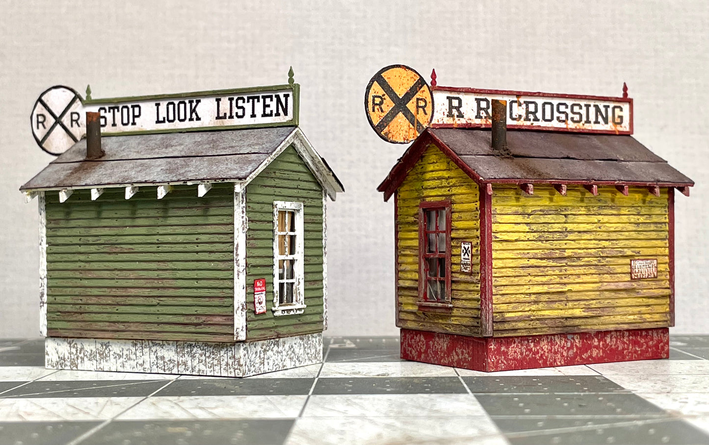 HO Scale Railroad Crossing Shack 2- Pack
