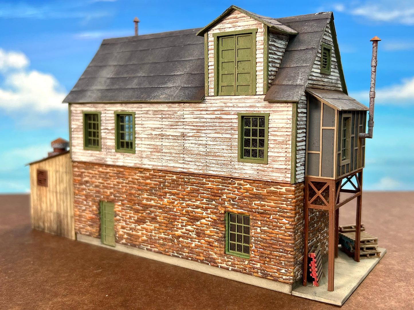 HO Scale Ed's Pallet Company