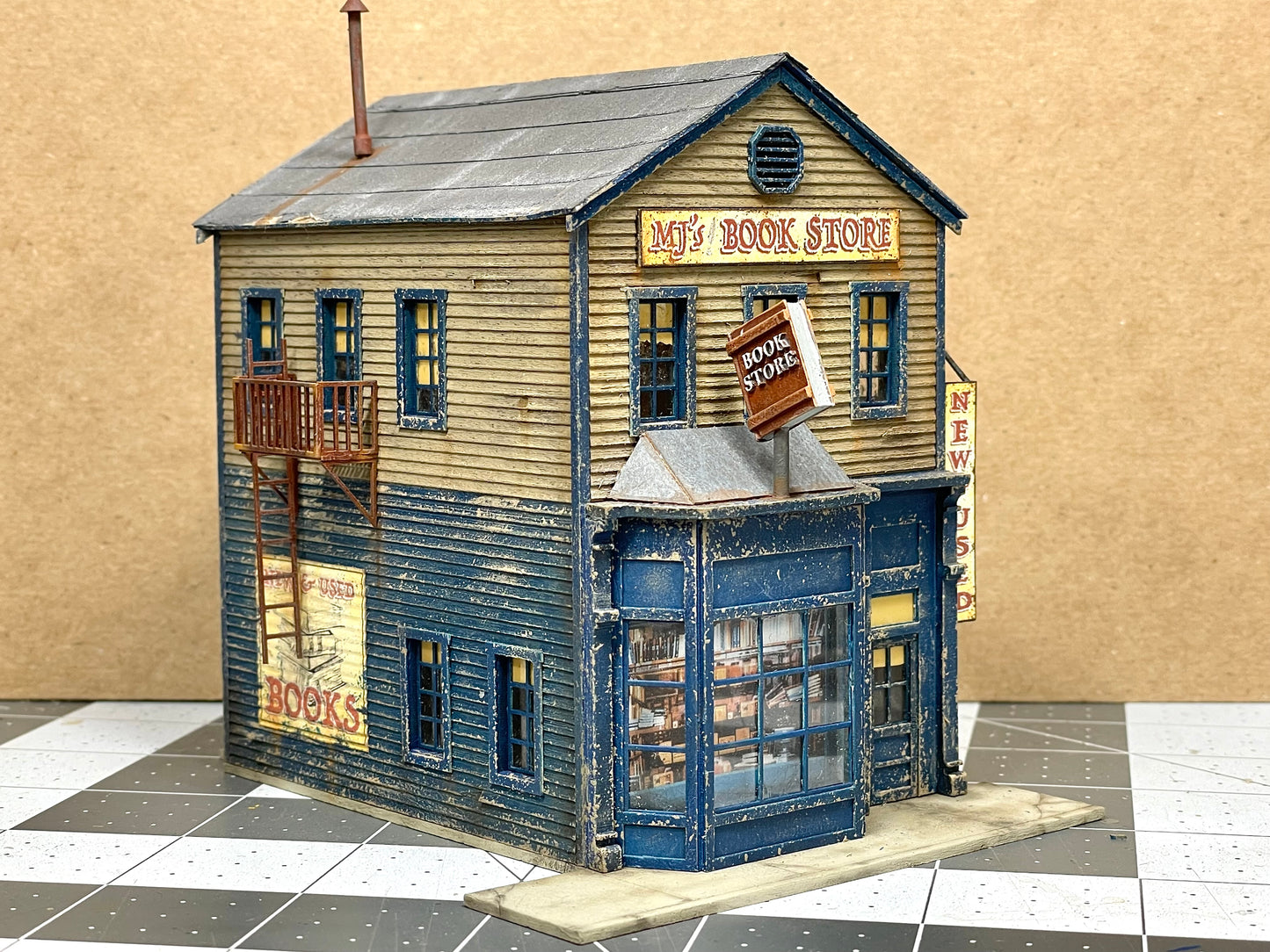 HO Scale MJ's Book Store