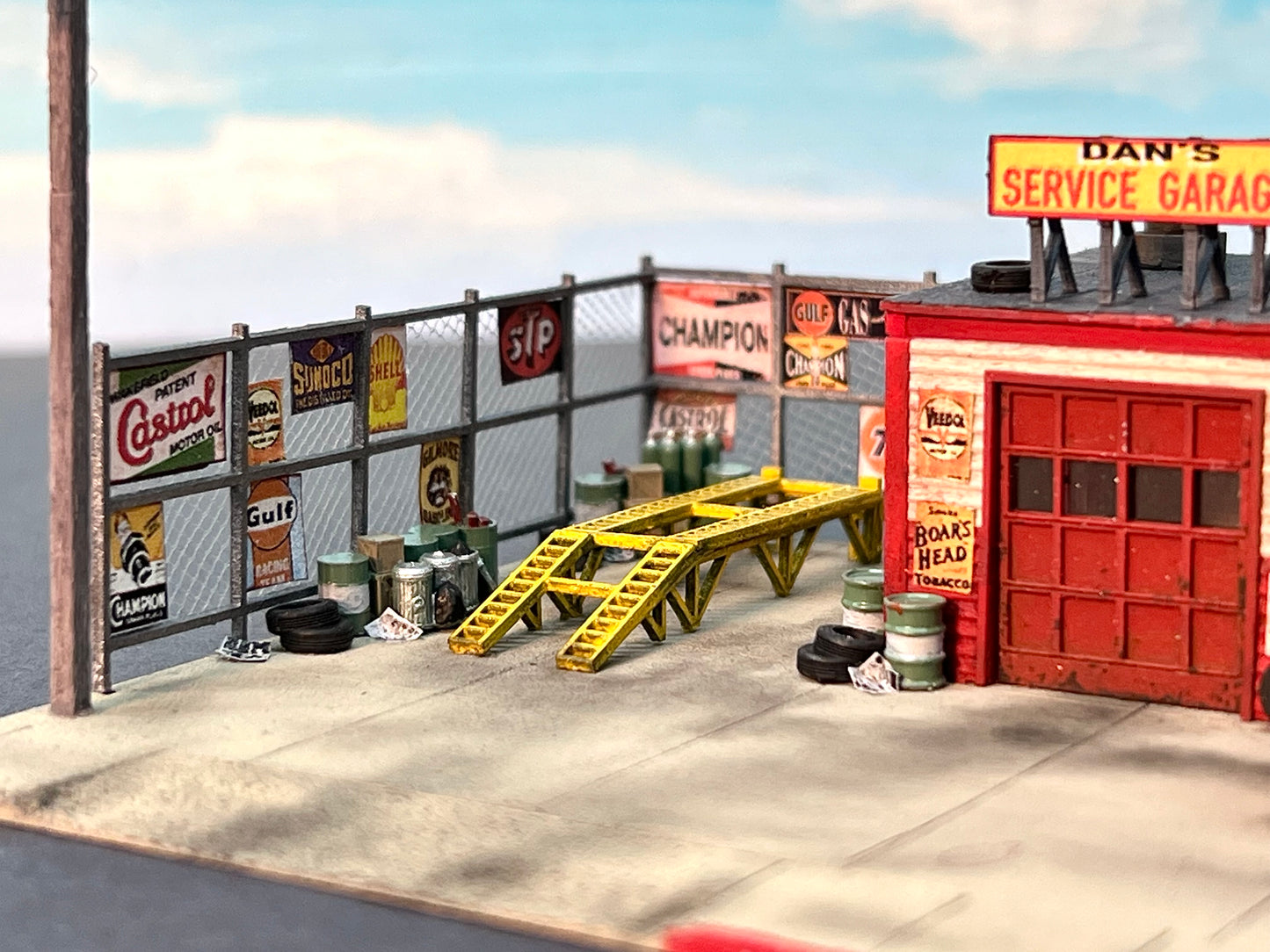 N Scale: Dan's Service Station