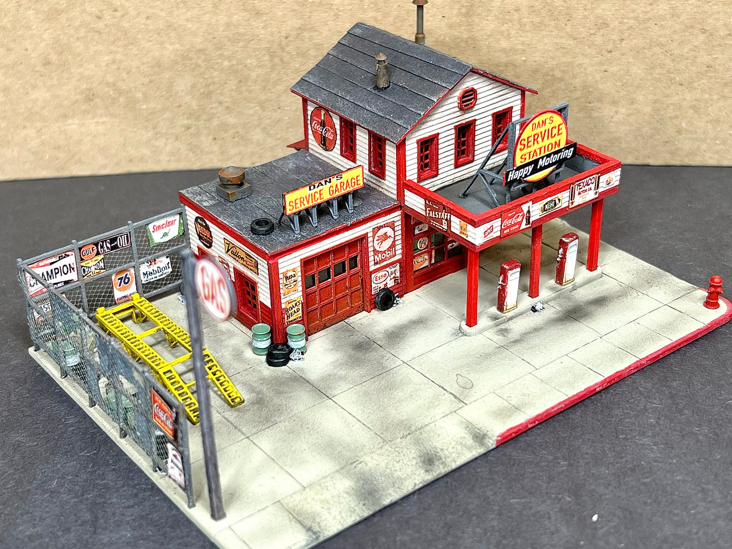 N Scale: Dan's Service Station